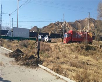 呼市团校供暧过路拉管施工中